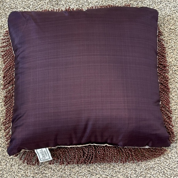 2 CROSCILL CHAMBORD CASSIS FRINGED PURPLE ROSES THROW PILLOWS - Picture 9 of 11